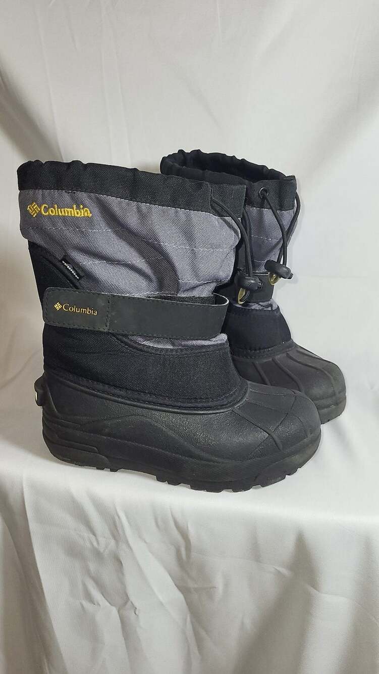 Columbia Kids Powderbug Plus II Waterproof Insulated Snow Boots Black Grey, size